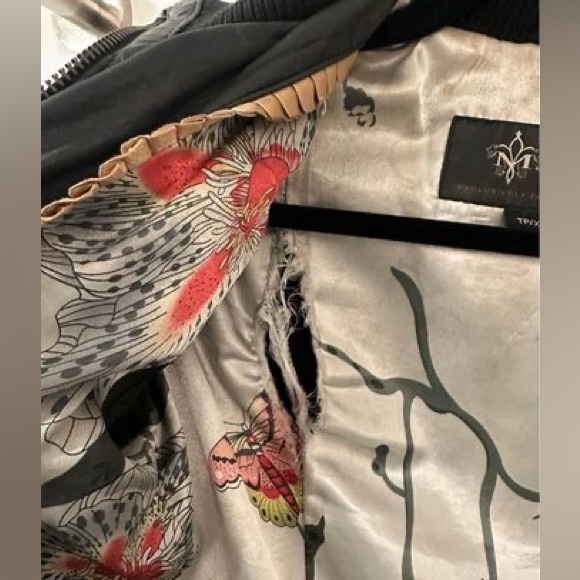 Mackage x Aritzia leather jacket size - xsmall - Picture 5 of 6